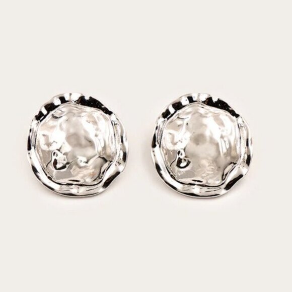 New! Zara Silver Hammered Statement Earrings NWOT - Picture 2 of 2